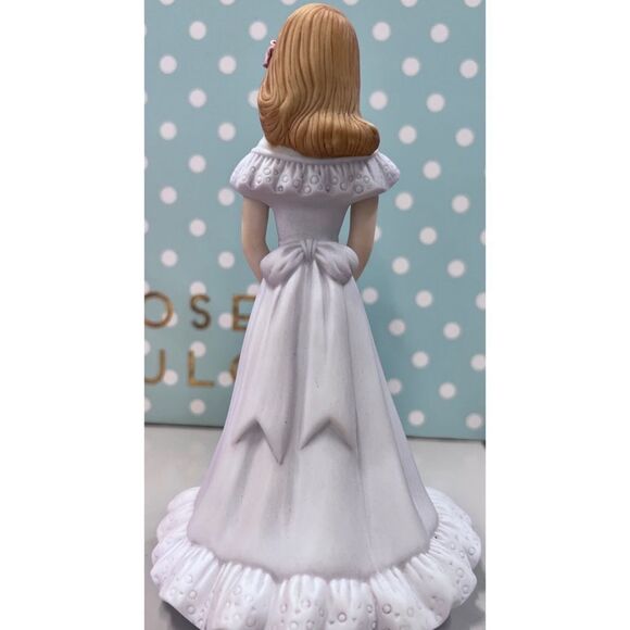 Enesco Growing Up Birthday Girls “Brunette Age 16” Porcelain Figurine 6.5” - Picture 3 of 9